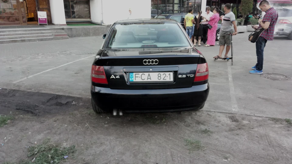 Audi A4 Аудюшка 3