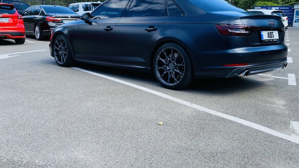 Audi A4 B9 2.0 4