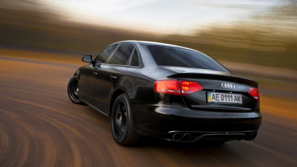 Audi A4 Black 2