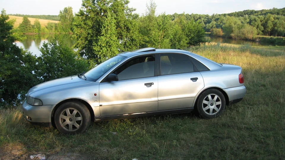 Audi A4 бомба тільки AUDI 5