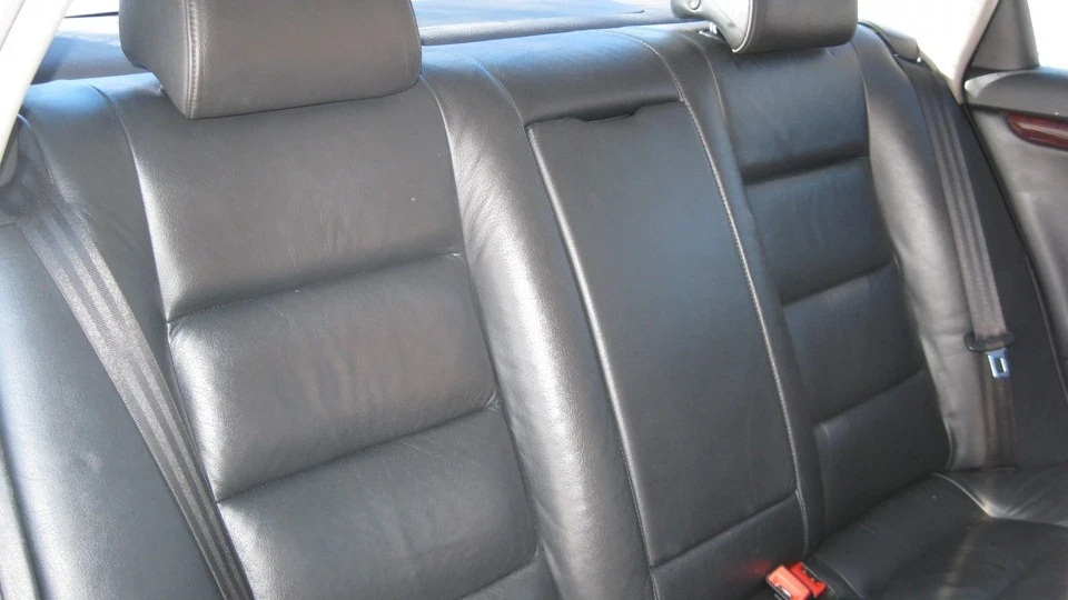 Audi A4 Чорна 2.0 варіатор. 4