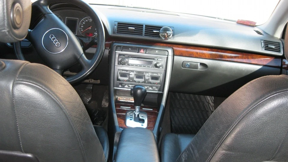 Audi A4 Чорна 2.0 варіатор. 5