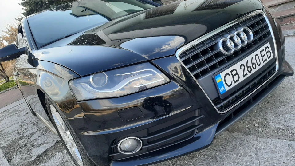 Audi A4 Чорний 2.0 тді
