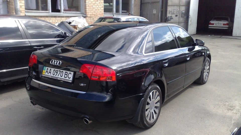 Audi A4 ЧОРНА КІЦЬКА 3