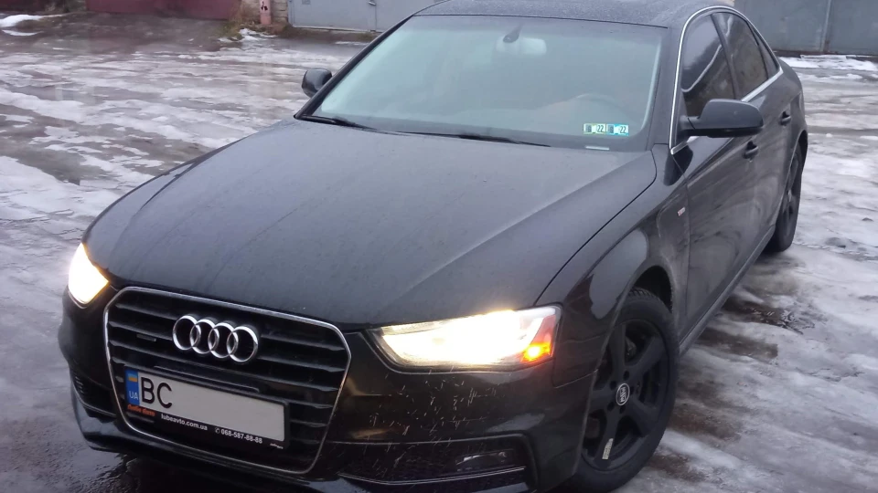 Audi A4 FL S-line USA
