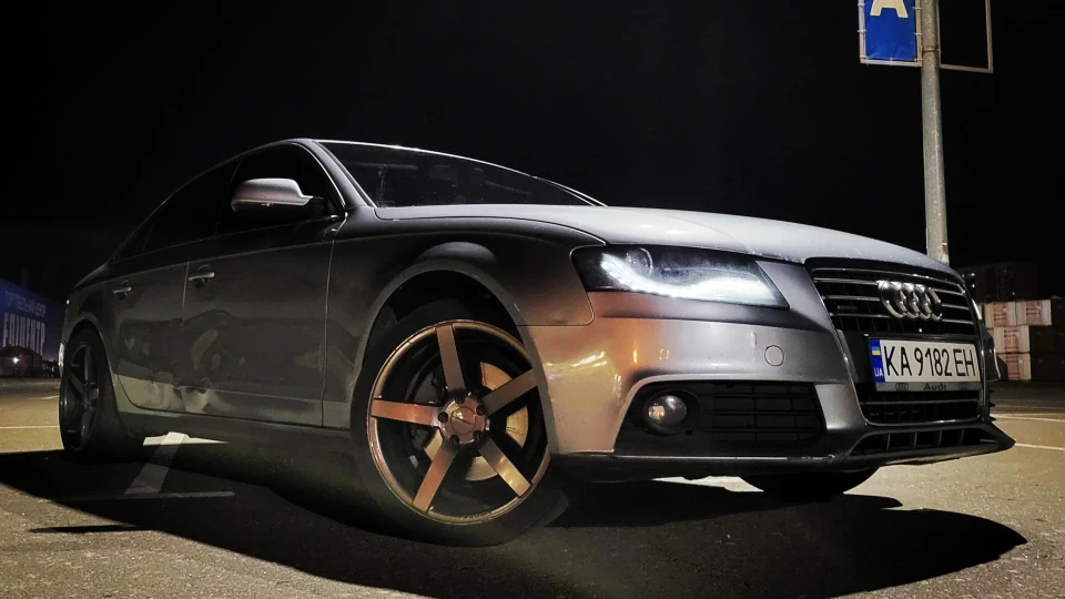 Audi A4 GREY BITCH 2