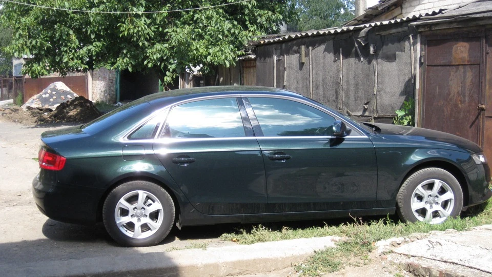 Audi A4 На ручці та Зелена )