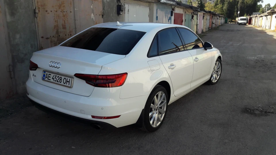 Audi A4 Чергова блондинка 2