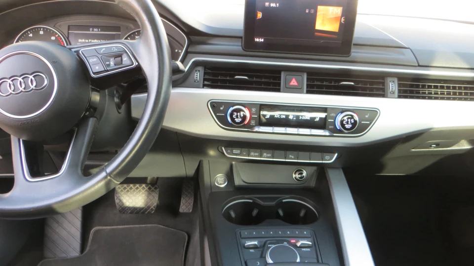Audi A4 Чергова блондинка 4