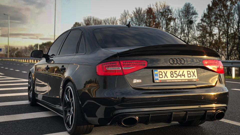 Audi A4 Майже стік