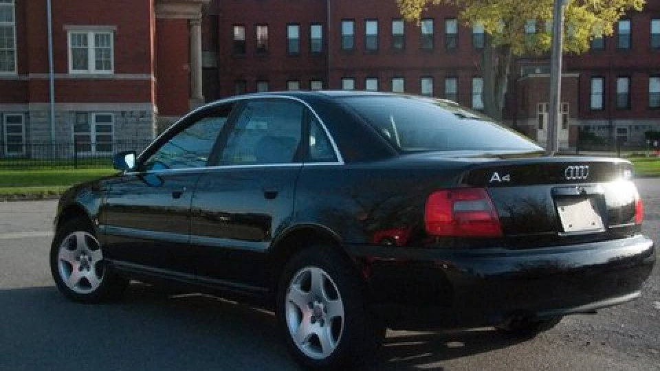 Audi A4 Підмінна