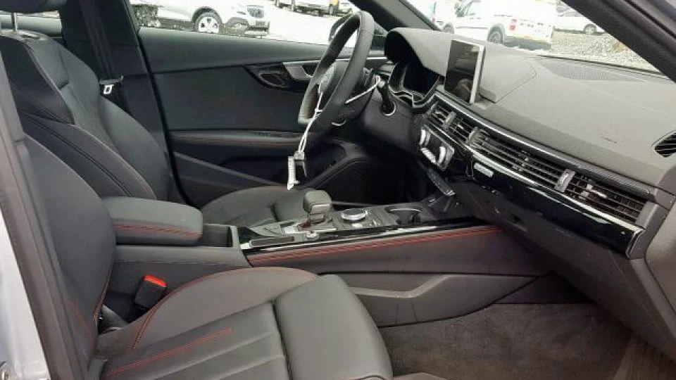 Audi A4 Premium plus plus 4