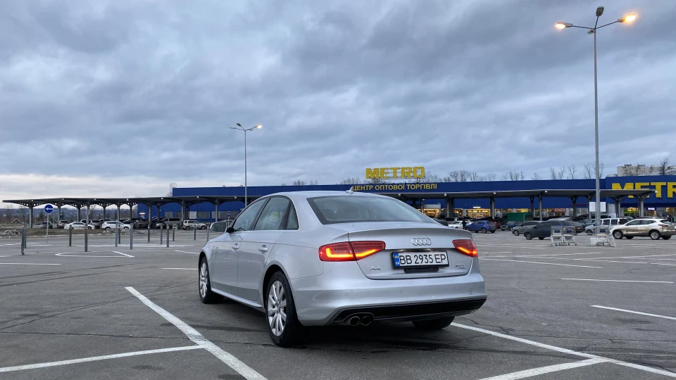 Audi A4 Premium Plus Quattro 4