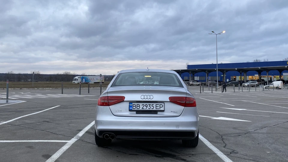 Audi A4 Premium Plus Quattro 5