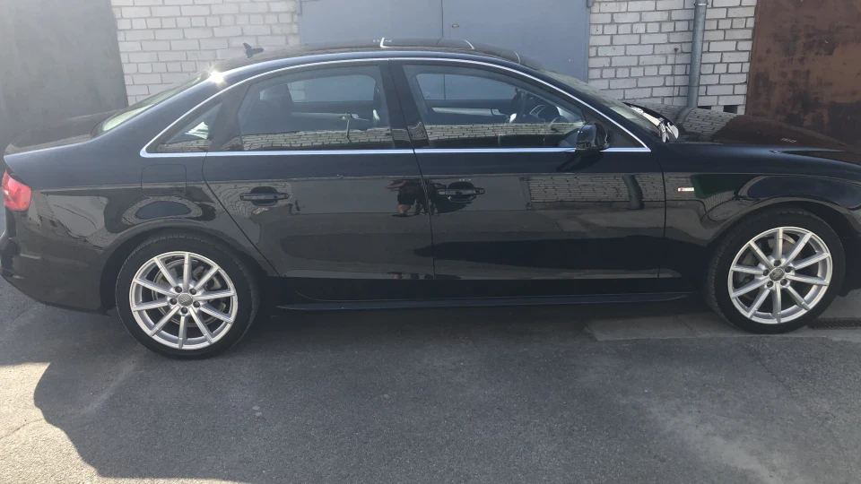 Audi A4 Premium 2