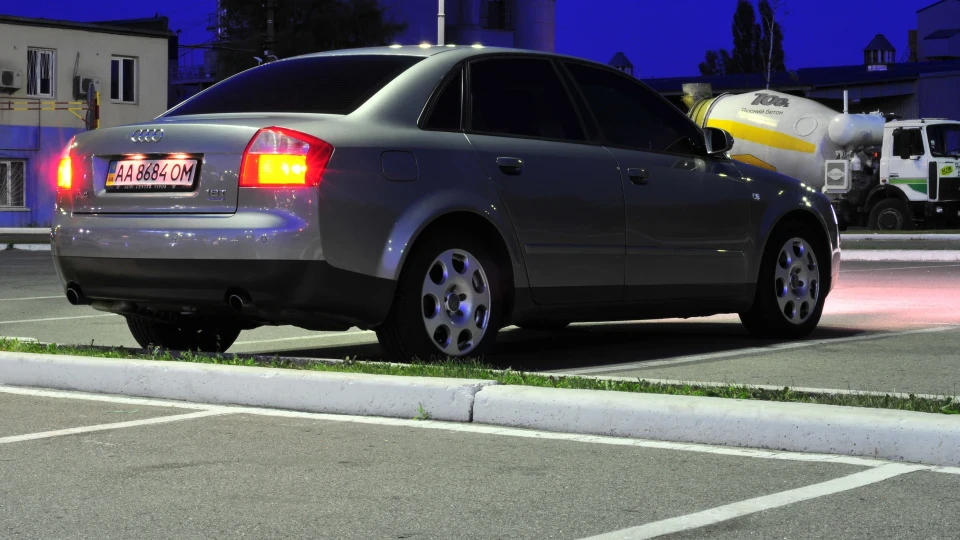 Audi A4 quattro BFBічна сила 3