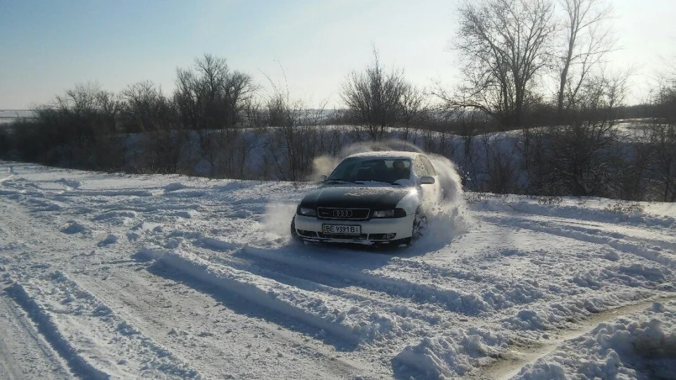 Audi A4 quattro 2