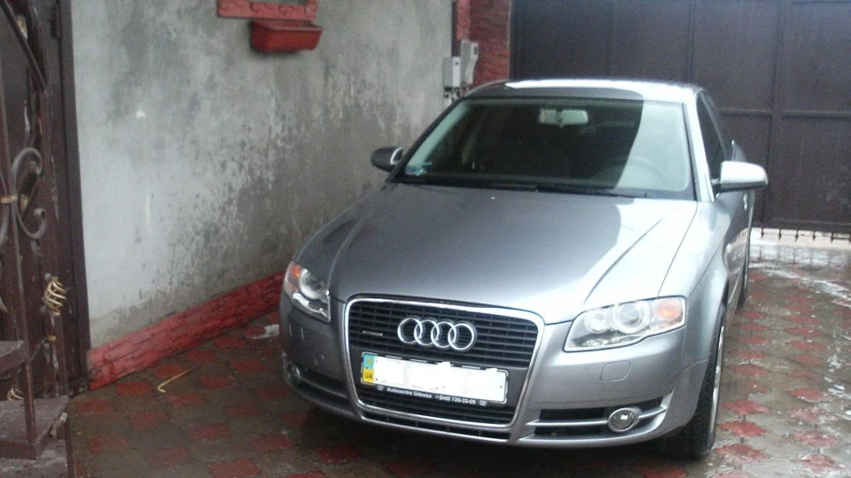 Audi A4 quattro 2
