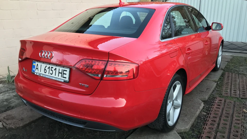 Audi A4 S-line 1.8TFSI 4