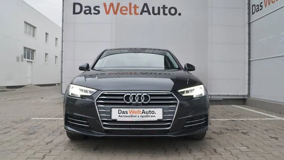 Audi A4 сам собі S-Line