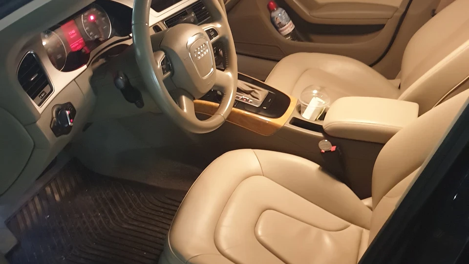 Audi A4 Синя Гармата) 3