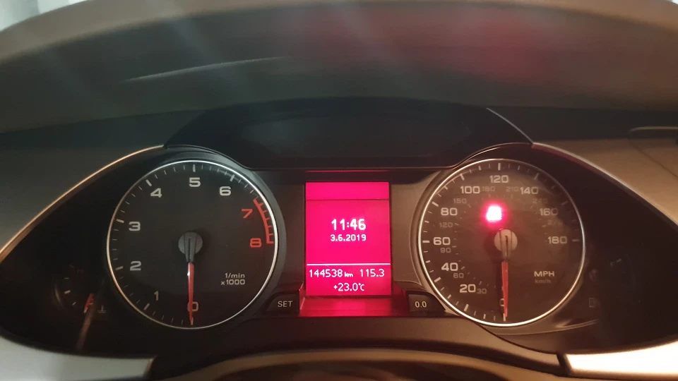 Audi A4 Синя Гармата) 4