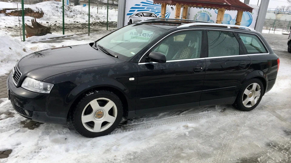 Audi A4 Синій металік