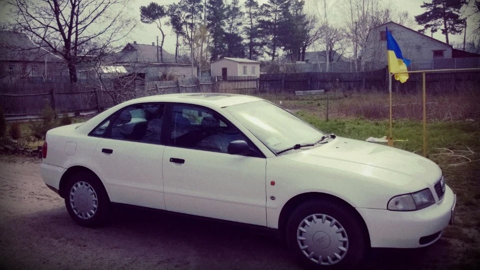 Audi A4 StockBlonde