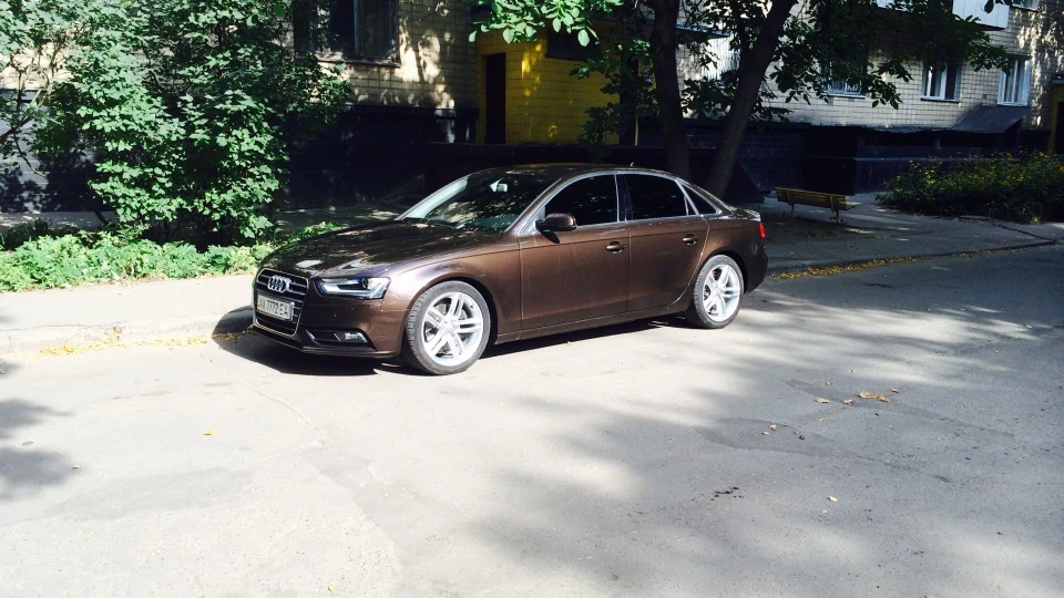 Audi A4 ШуСтрік Revo 2