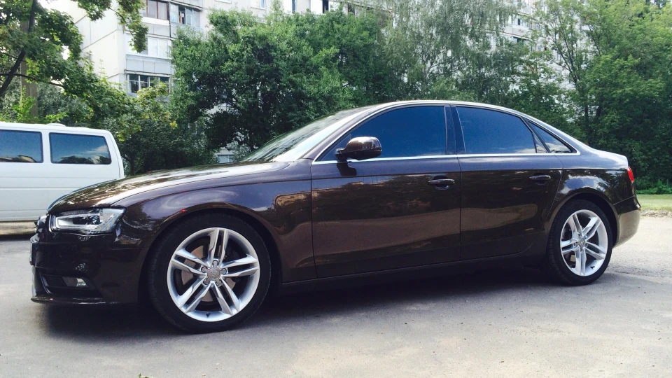 Audi A4 ШуСтрік Revo 3