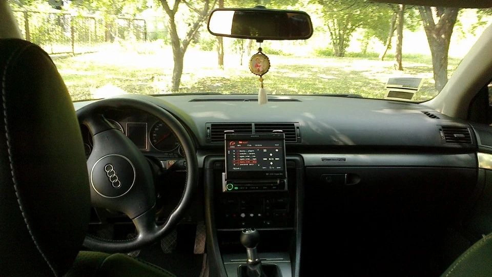 Audi A4 темна конячка 3