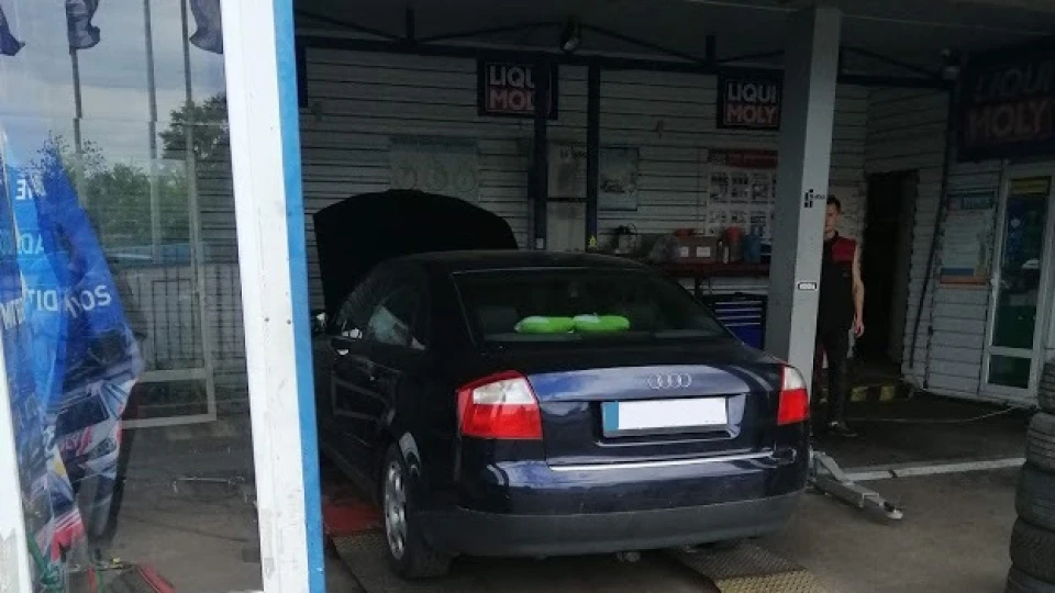 Audi A4 Хмара 5