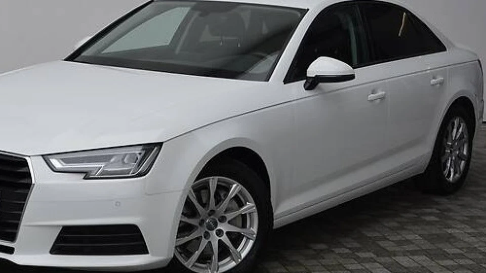Audi A4 Ultra Premium 2