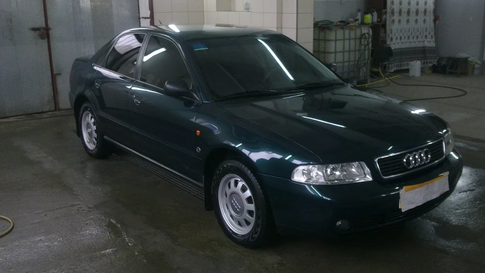 Audi A4 зелений металік 1.9 ТДІ 2