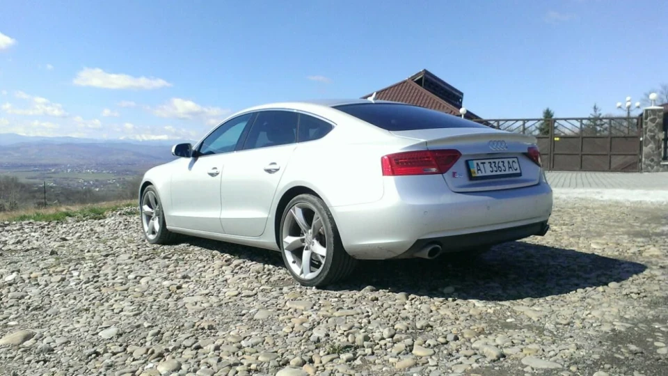 Audi A5 4