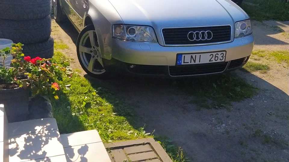 Audi A6 Avant 4