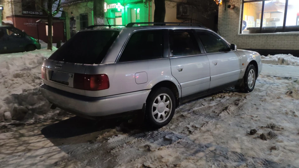 Audi A6 Avant 4