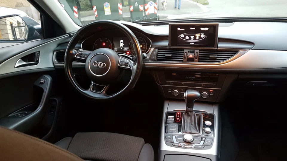 Audi A6 Avant 4