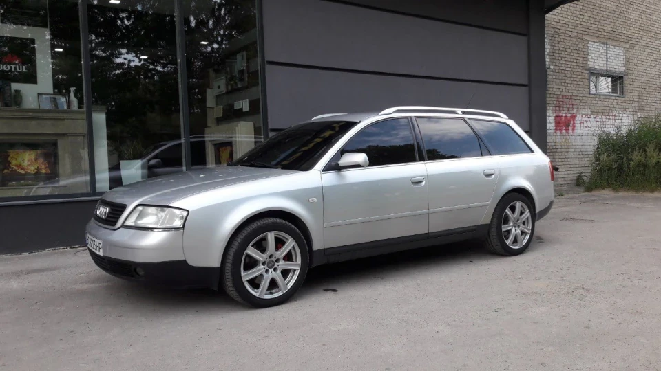 Audi A6 Avant 2