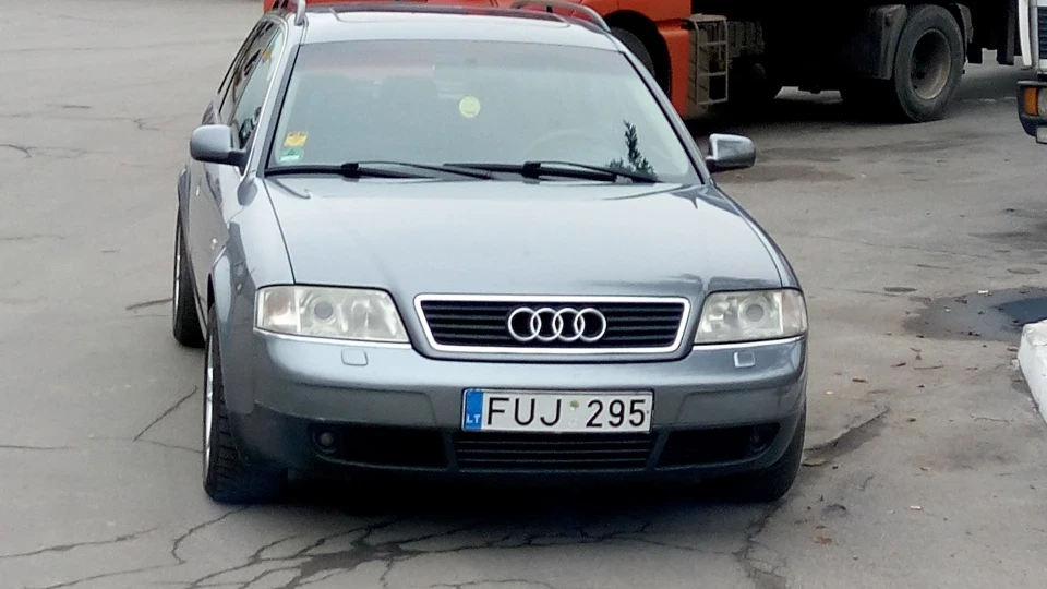 Audi A6 Avant 2