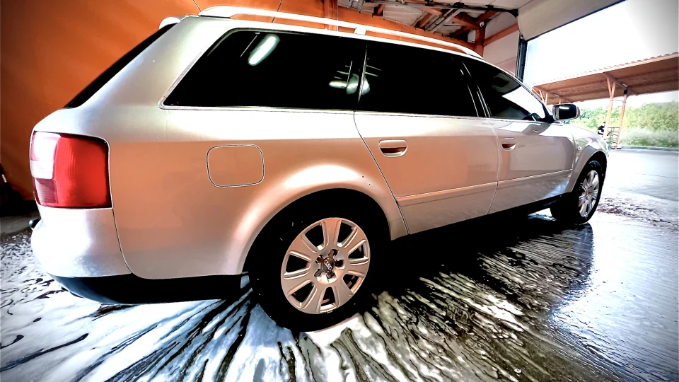 Audi A6 Avant 5