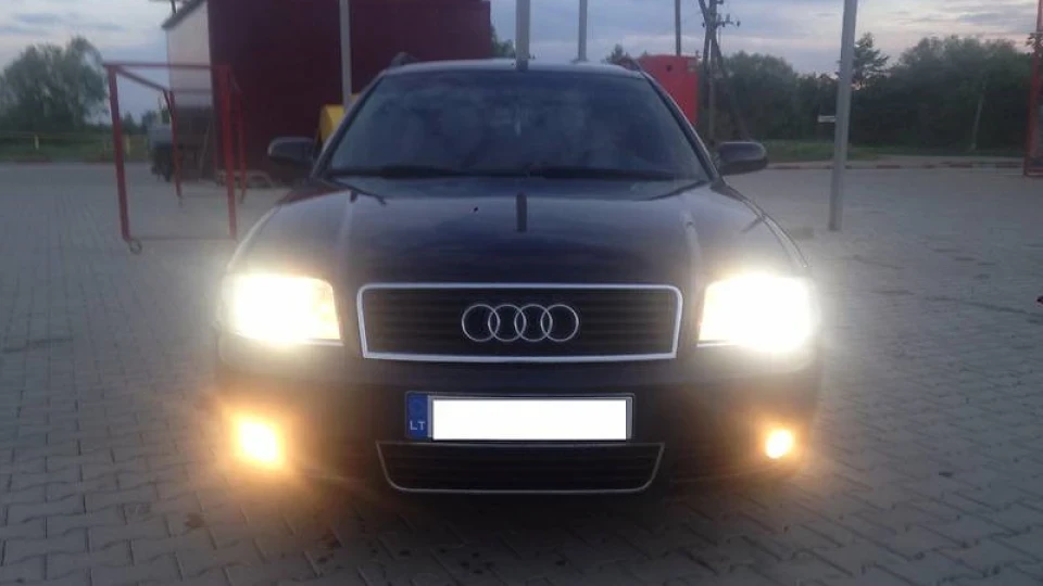 Audi A6 Avant 2