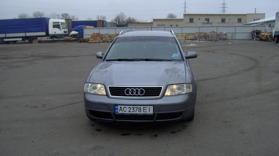 Audi A6 Avant 4