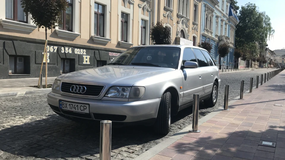Audi A6 Avant 4