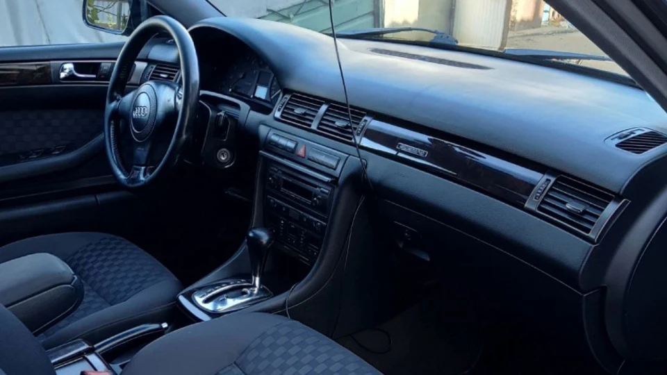 Audi A6 Avant 2.4 quattro S-line 3