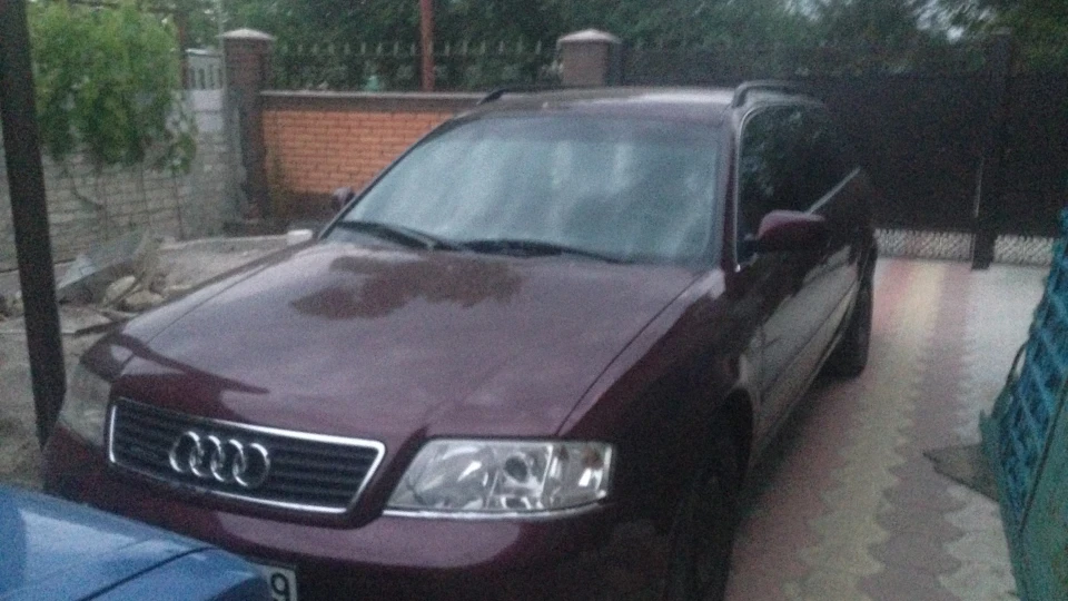 Audi A6 Avant 2.4 quattro