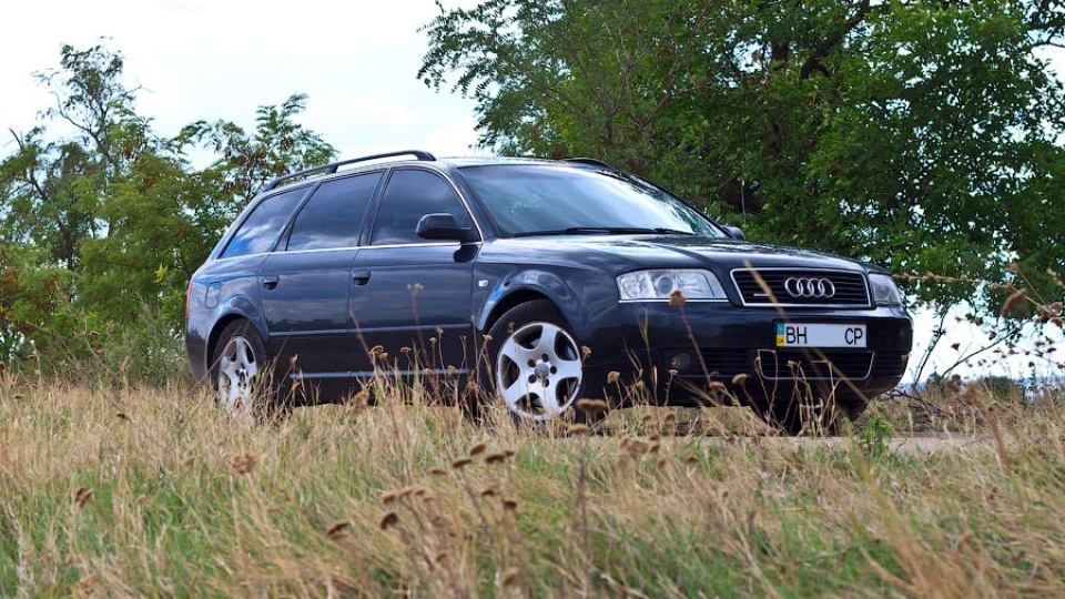 Audi A6 Avant 2.5 TDI avant quattro 3