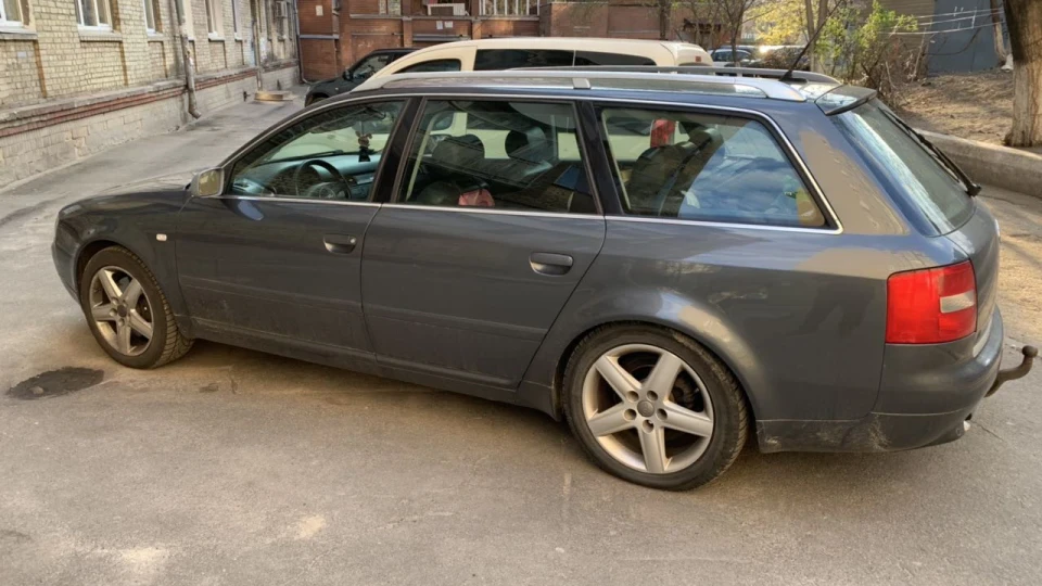 Audi A6 Avant 2.5 TDI BDH QUATTRO 2