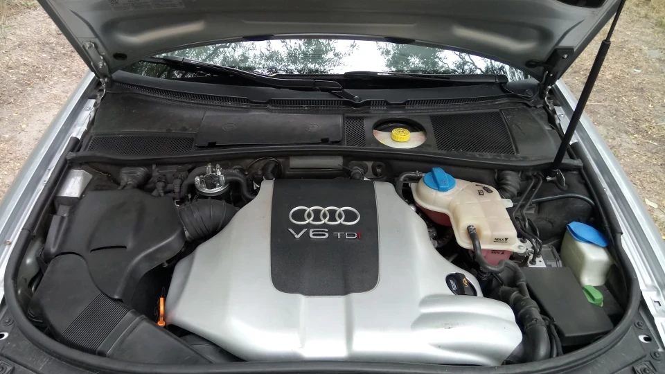 Audi A6 Avant 2.5 TDI quattro VAG-on 5