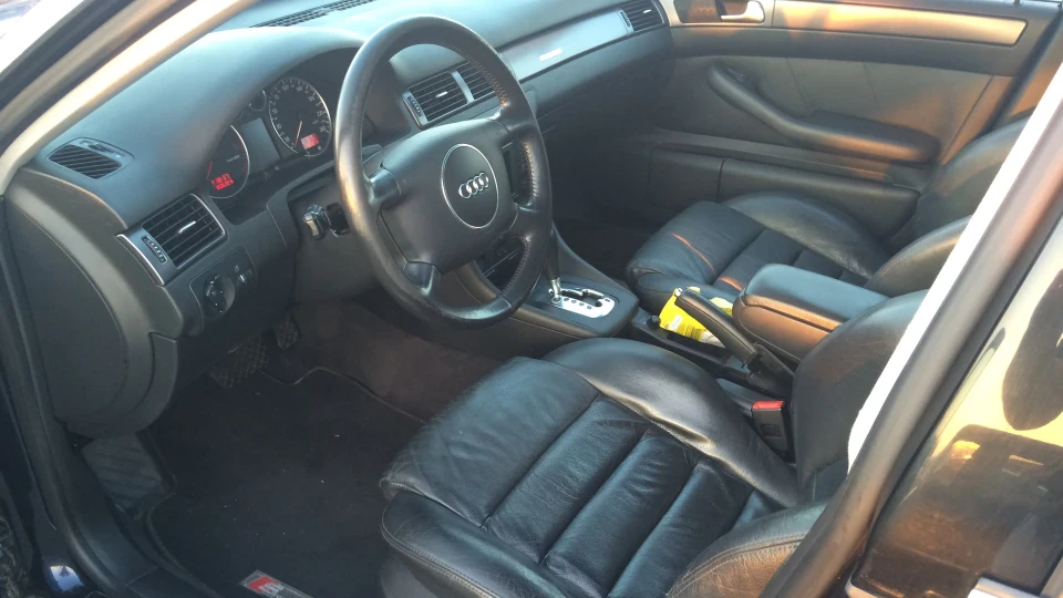 Audi A6 Avant 2.5 TDI quattro 2